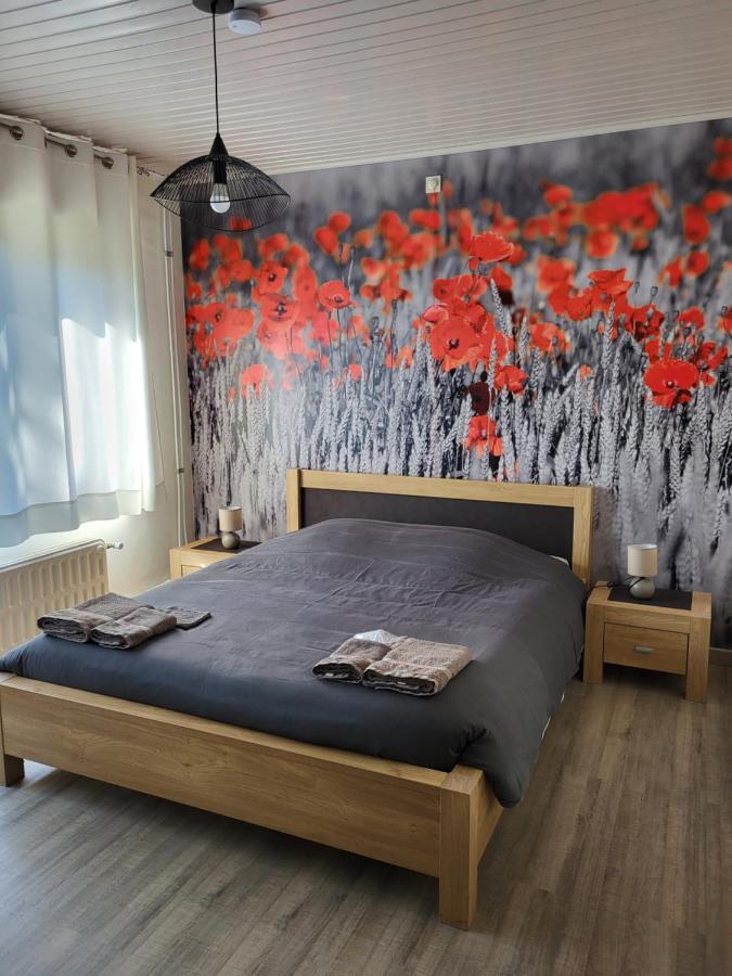 Mary'S Poppies - Bed & Breakfast Blandain ภายนอก รูปภาพ