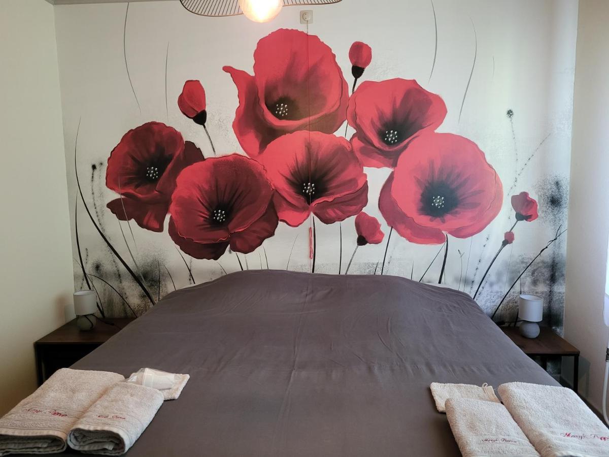 Mary'S Poppies - Bed & Breakfast Blandain ภายนอก รูปภาพ